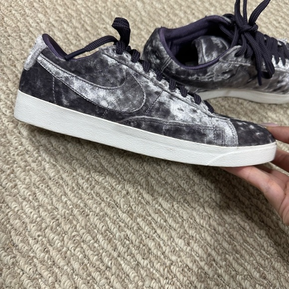 NIKE WOMEN’S BLAZER LOW LX - Picture 5 of 6
